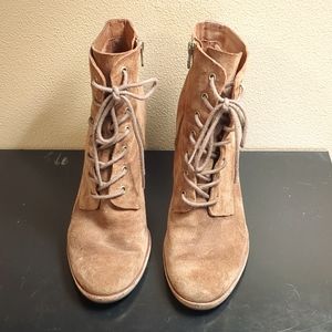 Kork ease boots. Chunky heel S 8.5